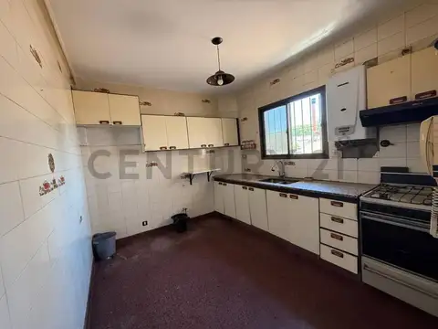 Corvalan 700, Piso 0