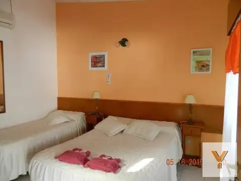 Edificio Comercial en venta - 8 Dormitorios 7 Baños - Cochera - 1720Mts2 - San Miguel del Monte