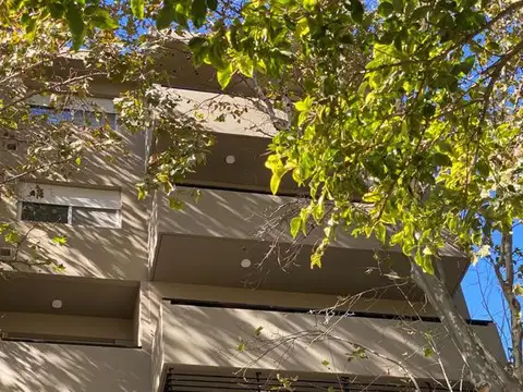 Departamento de 1 dormitorio con cochera - Venta