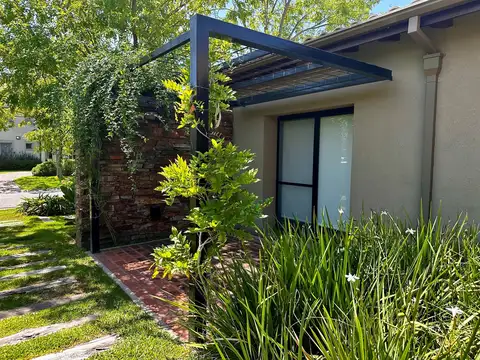 Casa en Alquiler de 3 dormitorios