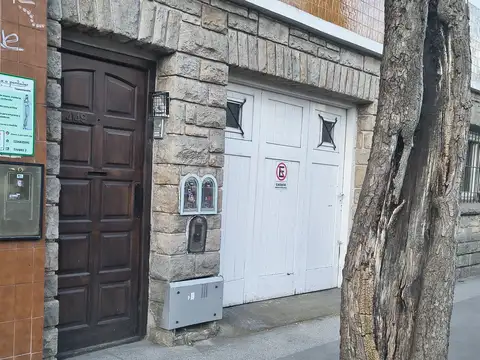 ###  Excelente PH de 2 Ambientes con Patio y Terraza – Sin Expensas – Zona Terminal / Ferro automotora 