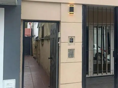 3 amb a un paso de todo sin exp 60m2 + Terraza, Zona Est.Lanús / Velódromo.  PINTADO y ALQUILADO !