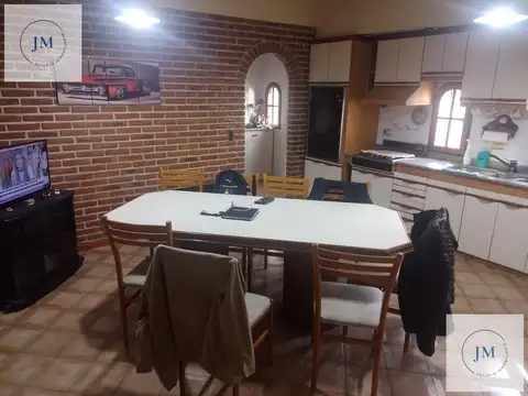 Casa 4 ambientes con 3 baños