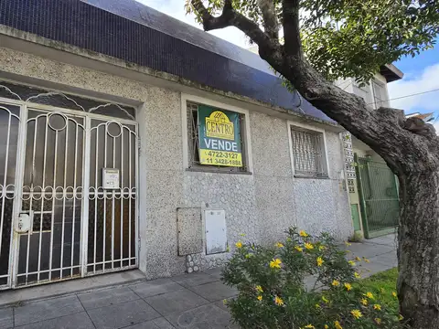 Planta Baja Al Frente. 3 Ambientes, Buena Ubicación  