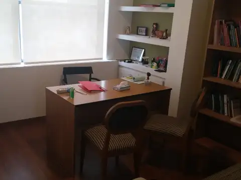 OFICINA DE 42 M2 CON VISTA A LA AV. MITRE, PLAZA Y CATEDRAL. AV. MITRE 686 AVELLANEDA CENTRO.