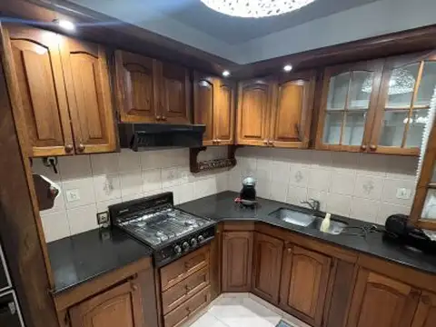 CASA EN VENTA CON PISCINA, QUINCHO Y GRAN PARQUE