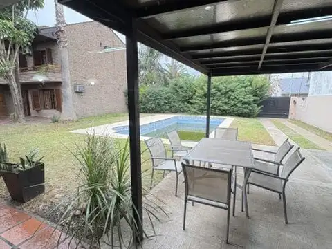 Casa 4 ambientes con 3 baños