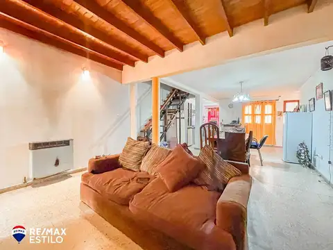 Casa en Venta con 3 cocheras