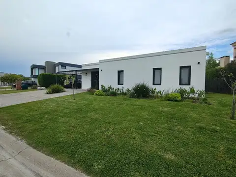 Casa en Alquiler Temporal en San Sebastian, USD 4.200