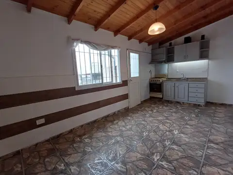 Departamento 2 ambientes en 2° piso. Lavadero. Posesión inmediata. Barrio Golf San Andrés