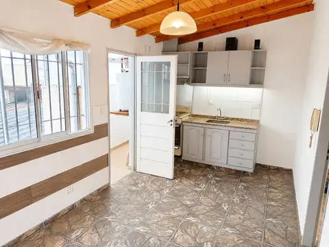 Departamento 2 ambientes en 2° piso. Lavadero. Posesión inmediata. Barrio Golf San Andrés