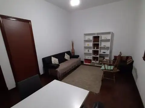 Oficina 5 ambientes con 1 baño