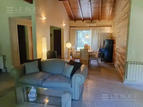 Casa en Venta con 4 cocheras
