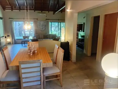 Casa 7 ambientes con 1 baño