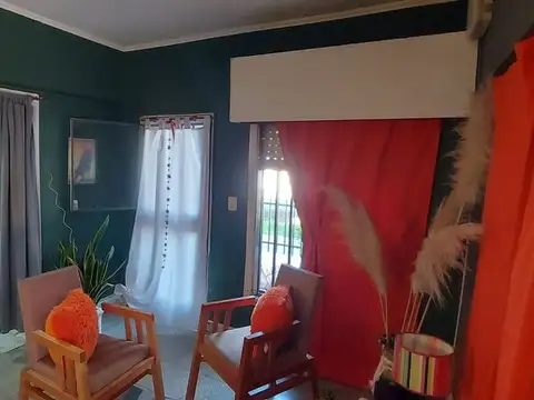 CASA 4 DORMITORIOS EN VENTA PATIO QUINCHO COCHERA