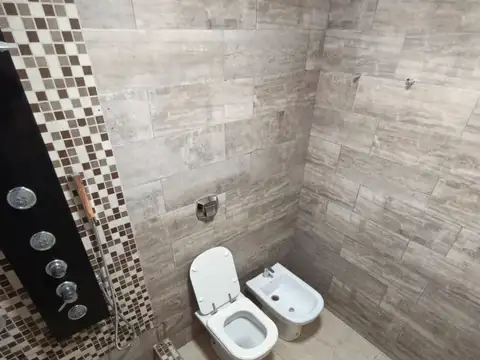 Depto Tipo Casa en Alquiler de 4 ambientes