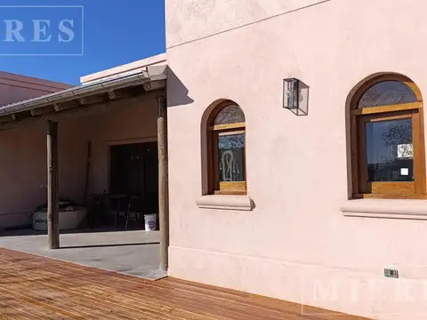 Casa en Venta en El Cantón - Barrio Golf, USD 410.000
