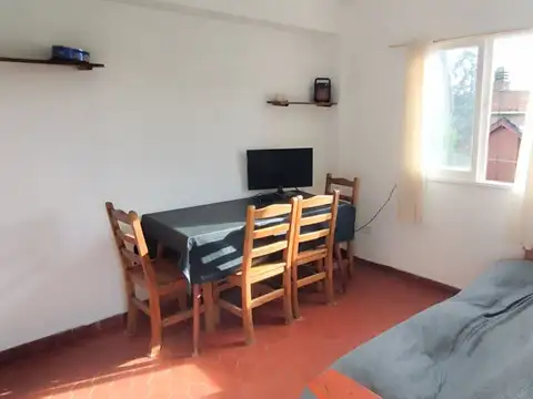 Depto Tipo Casa 2 ambientes con 1 baño