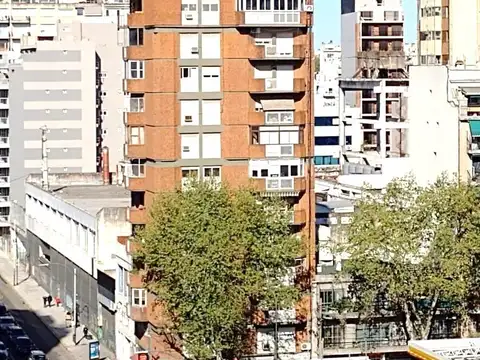 APTO PROFESIONALSÚPER LUMINOSO, VENTILACIÓN CRUZADA, VALOR EXPENSAS INCREÍBLE  