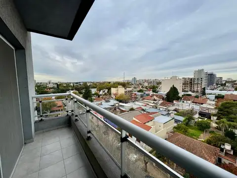 Departamento en Alquiler en Bernal, $ 700.000