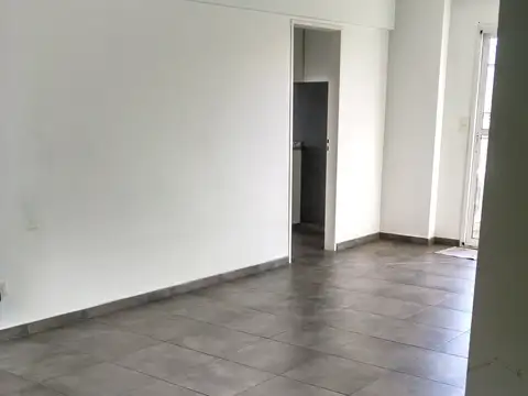 Valentin Cardoso 1400, Piso 1