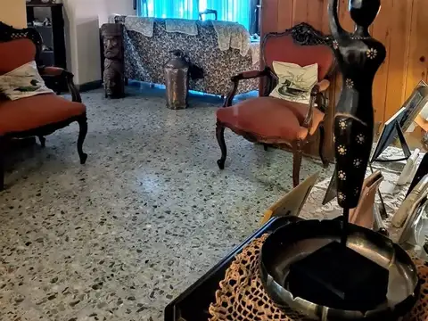 Casa en Venta con 4 cocheras