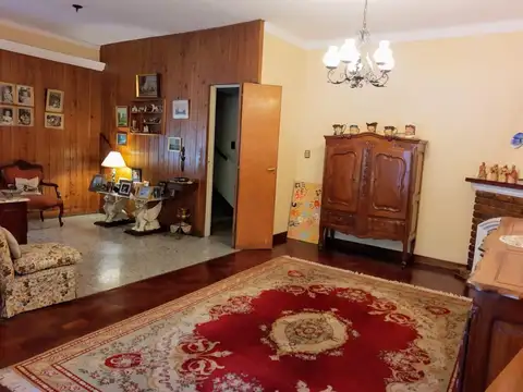 Casa 6 ambientes con 3 baños