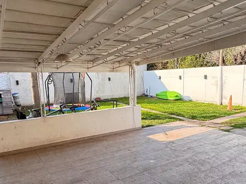 Casa en Venta en San Nicolas De Los Arroyos, USD 159.000