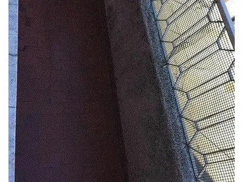 Departamento de 2 ambientes con patio en planta alta