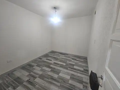 Depto Tipo Casa 4 ambientes con 1 baño