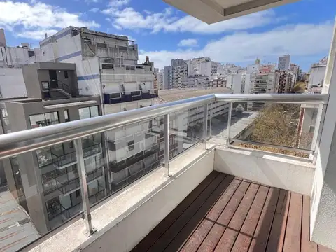 SEMIPISO DE 3 AMB EXTERNO. BALCON Y COCHERA