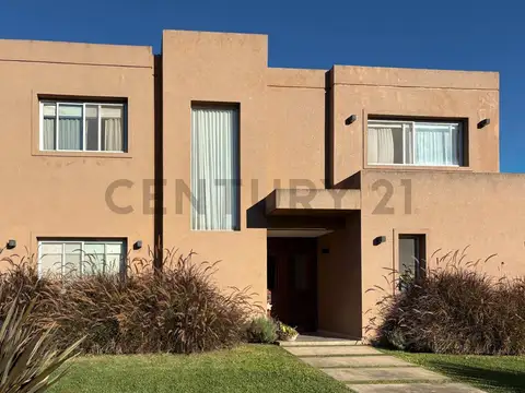 Casa de 3 Dormitorios en La Damasia
