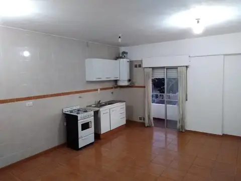 Departamento 3 amb. al fenten con balcon en alquiler
