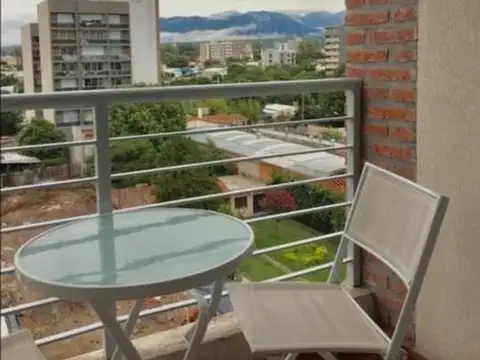 Amplio departamento con balcon