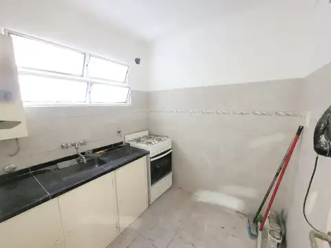 HERMOSO DEPARTAMENTO - 2 AMBIENTES - FRENTE - GRAN BALCON CORRIDO - ZONA UADE