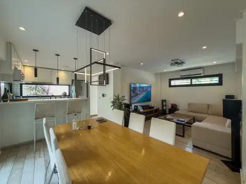 Casa en venta 3 ambientes en La Plata con patio