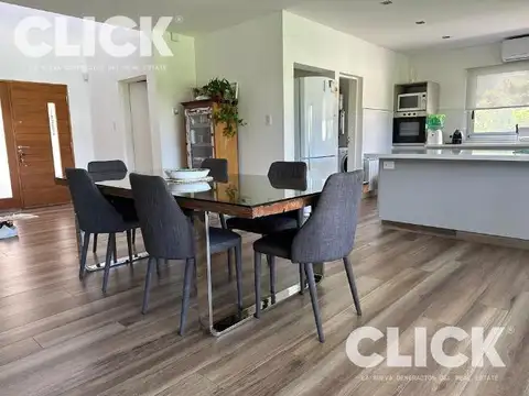 Casa 6 ambientes con 3 baños