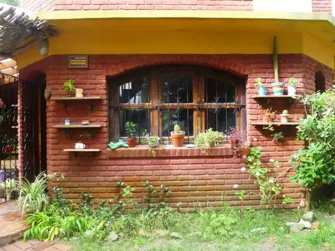 Oportunidad: casa con lote apto para dos viviendas