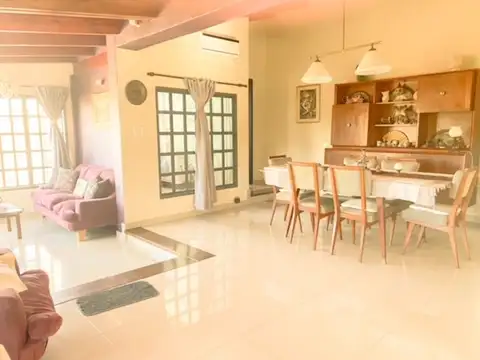 Casa en Venta en Agua de Oro, USD 120.000