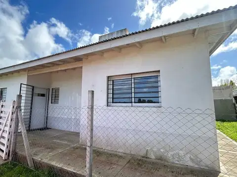 VENTA CASA 2 AMBIENTES LOS ACANTILADOS