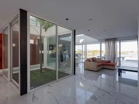 Casa 7 ambientes con 7 baños