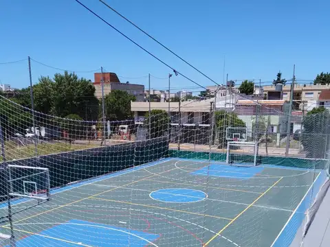 Oficina 6 ambientes con 5 baños