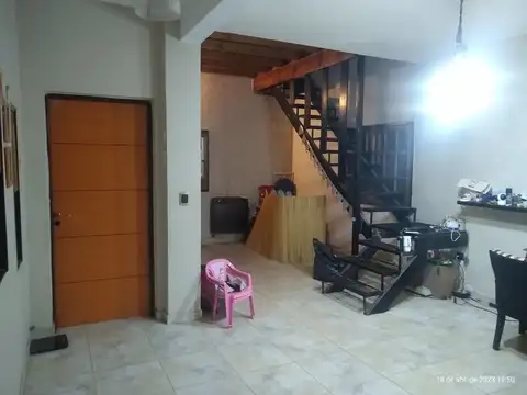 Depto Tipo Casa en Venta de 4 ambientes