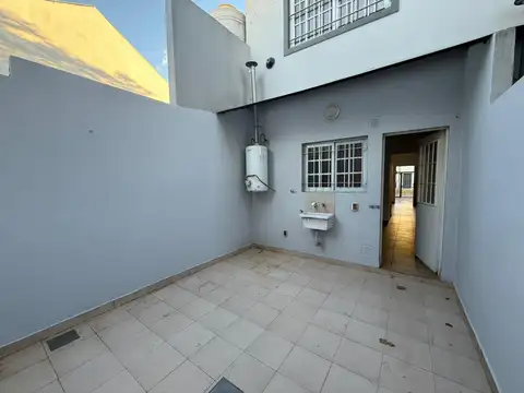 Depto Tipo Casa en Alquiler en Chilavert, $ 1.250.000