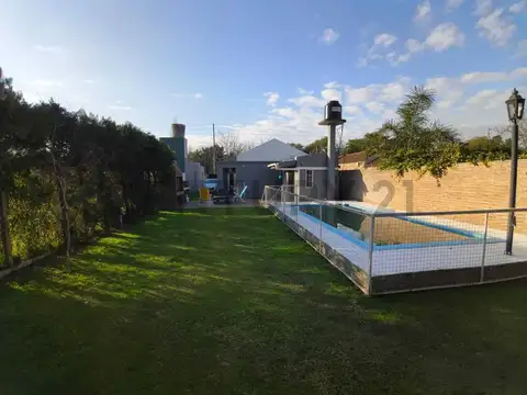 Casas en venta en City Bell, 2 dormitorios con pileta y quincho