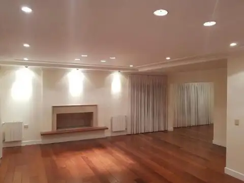 Casa en Venta 3 Dormitorios Jockey Club