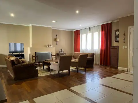 Casa 6 ambientes con 3 baños