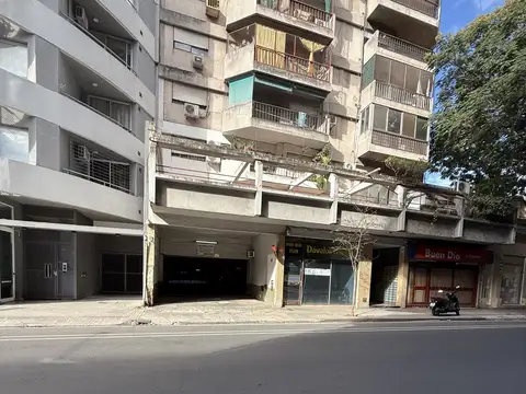 VENTA. Cochera posibilidad 2 autos
