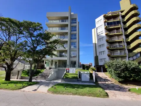 Avenida 2 1100, Piso 1