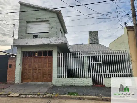 Casa en venta c/ cochera en Concordia